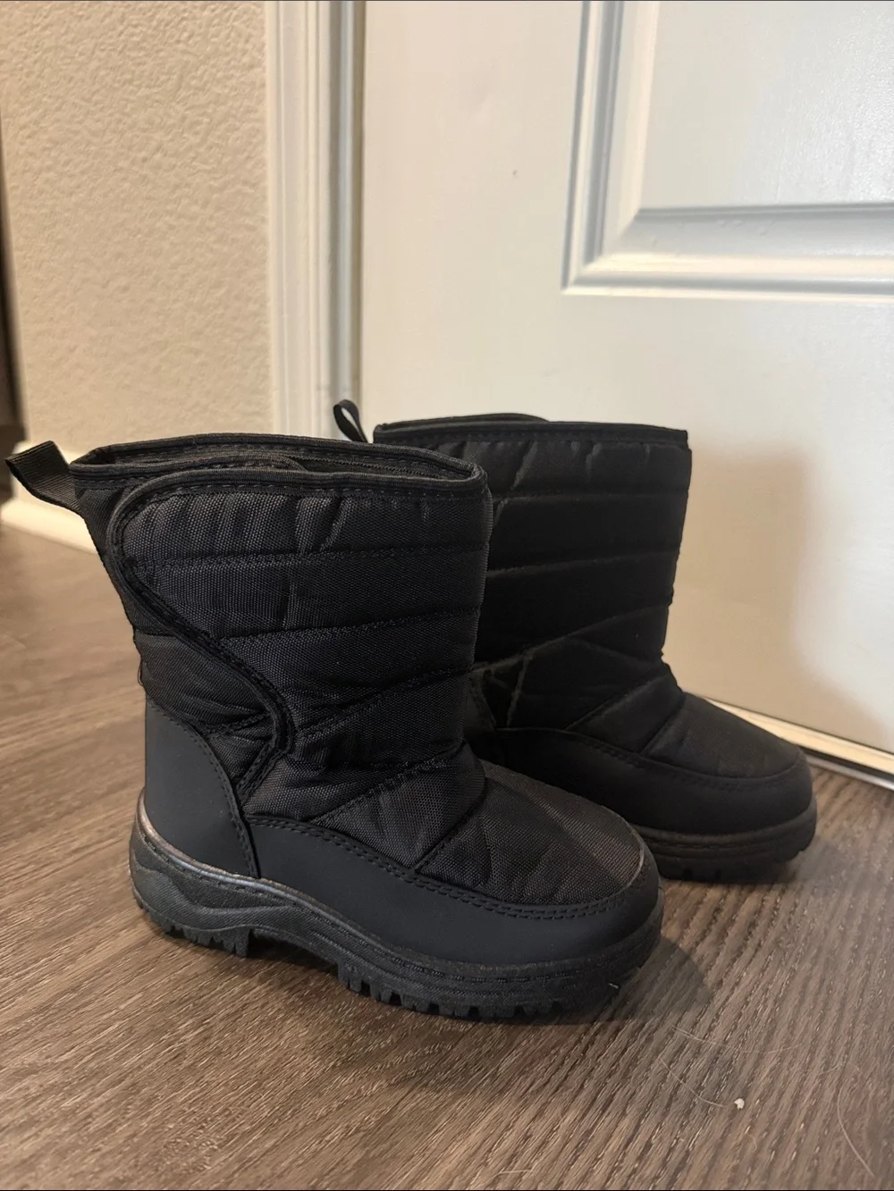 Black Insulated Winter Boots